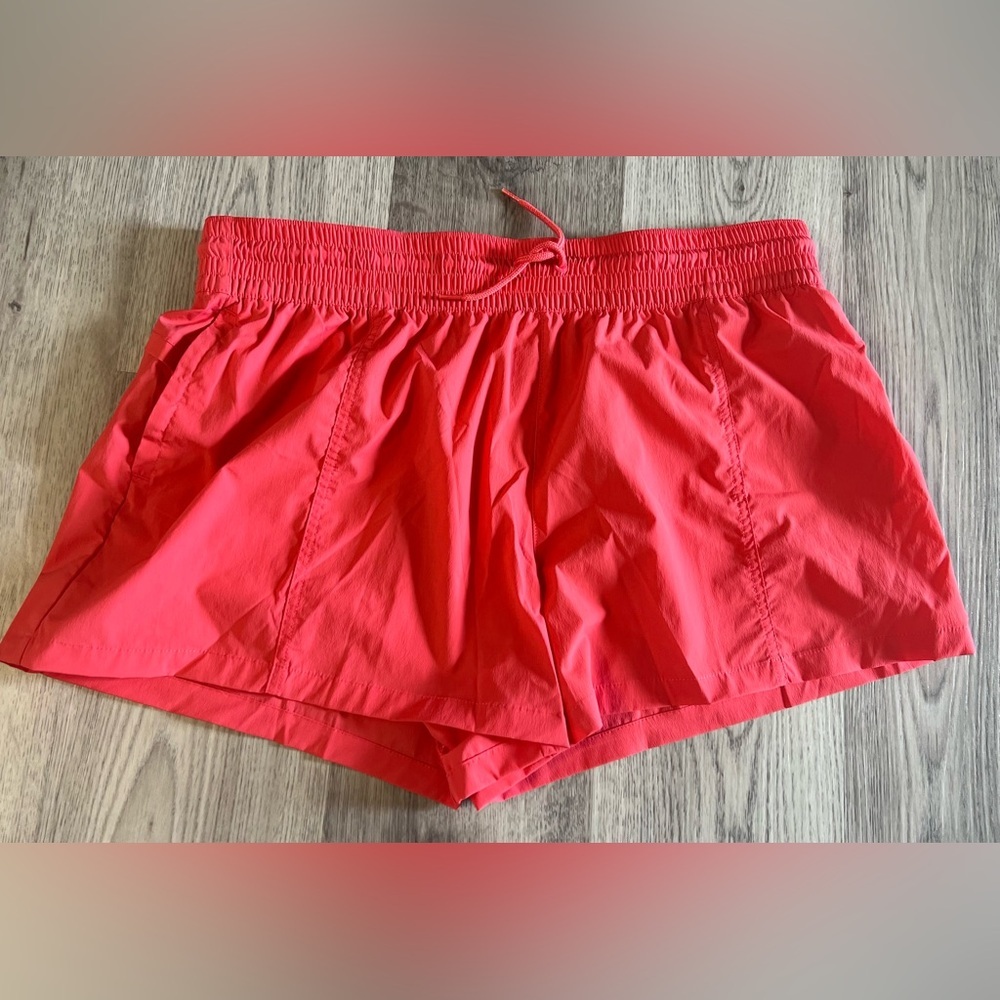 Women’s Columbia Omnishade shorts size XL